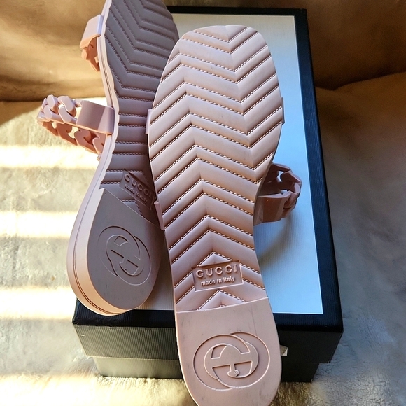 Gucci Pink Slide Sandals with Signature GG Straps - Picture 5 of 5